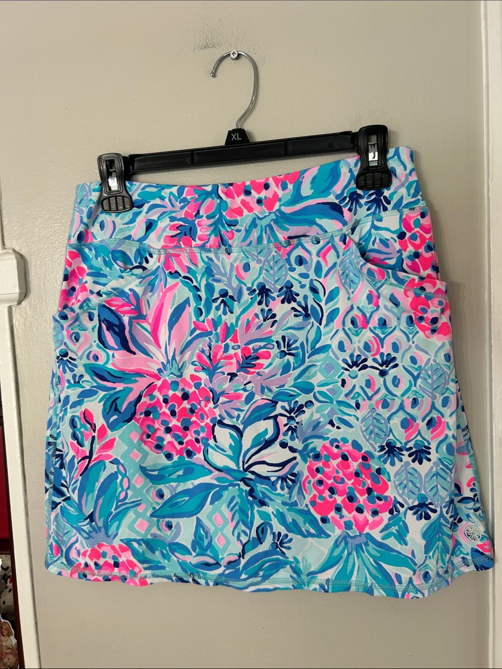 Lilly Pulitzer Luxletic Maryana Skort Party Princess pineapples print Size Small